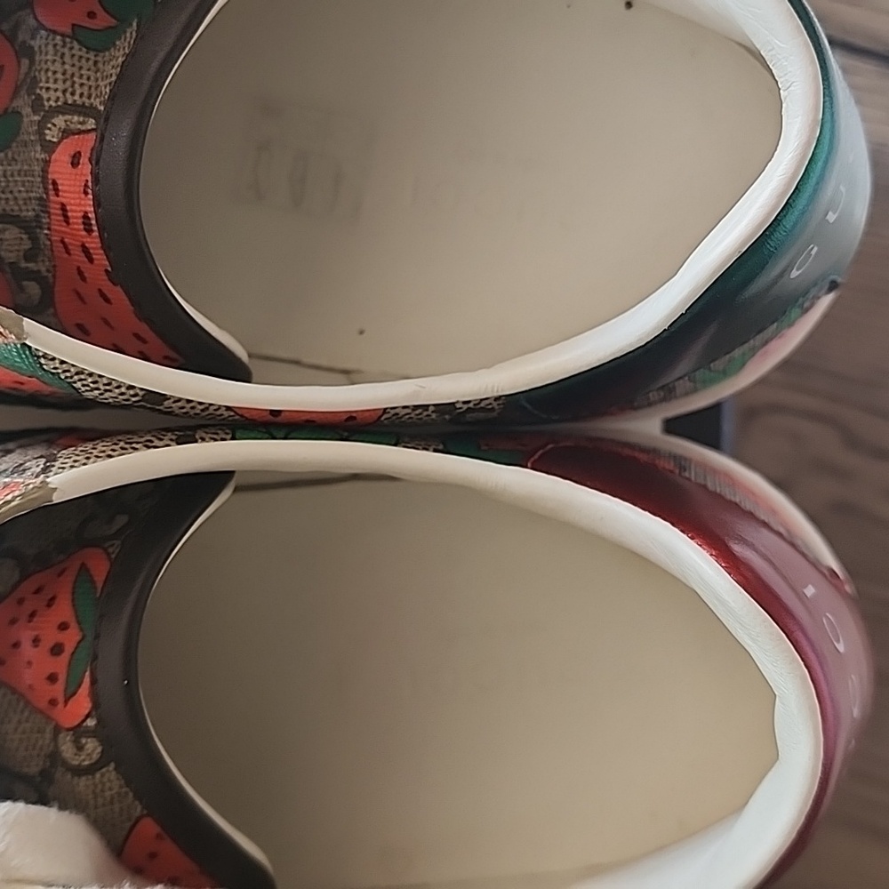 Gucci Sneakers - Picture 4 of 9